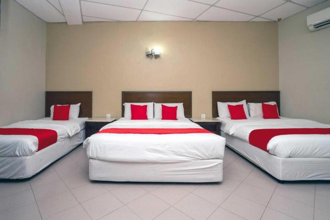 De Clinique Hotel Kampong Pasir Bogak ภายนอก รูปภาพ
