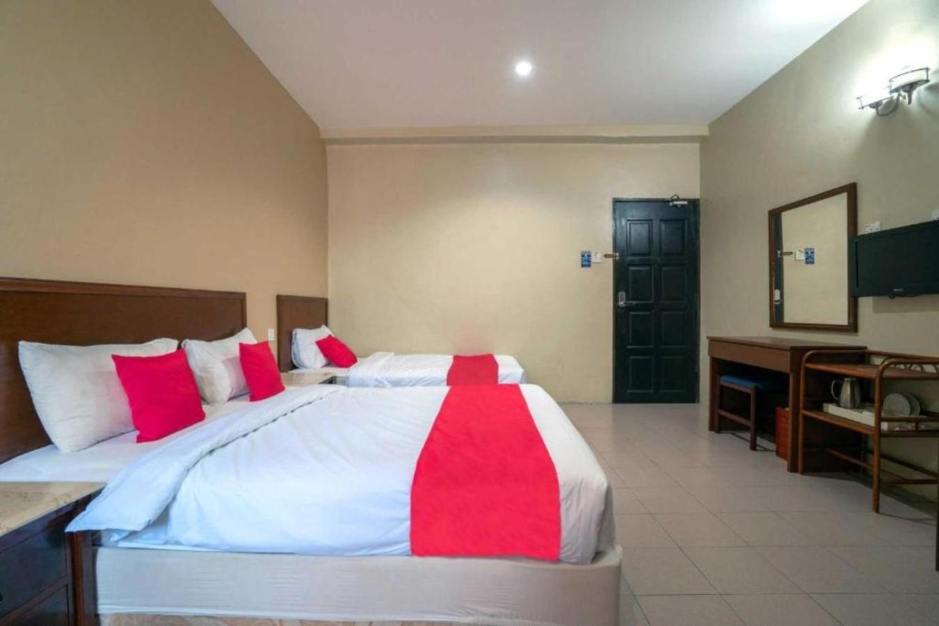 De Clinique Hotel Kampong Pasir Bogak ภายนอก รูปภาพ
