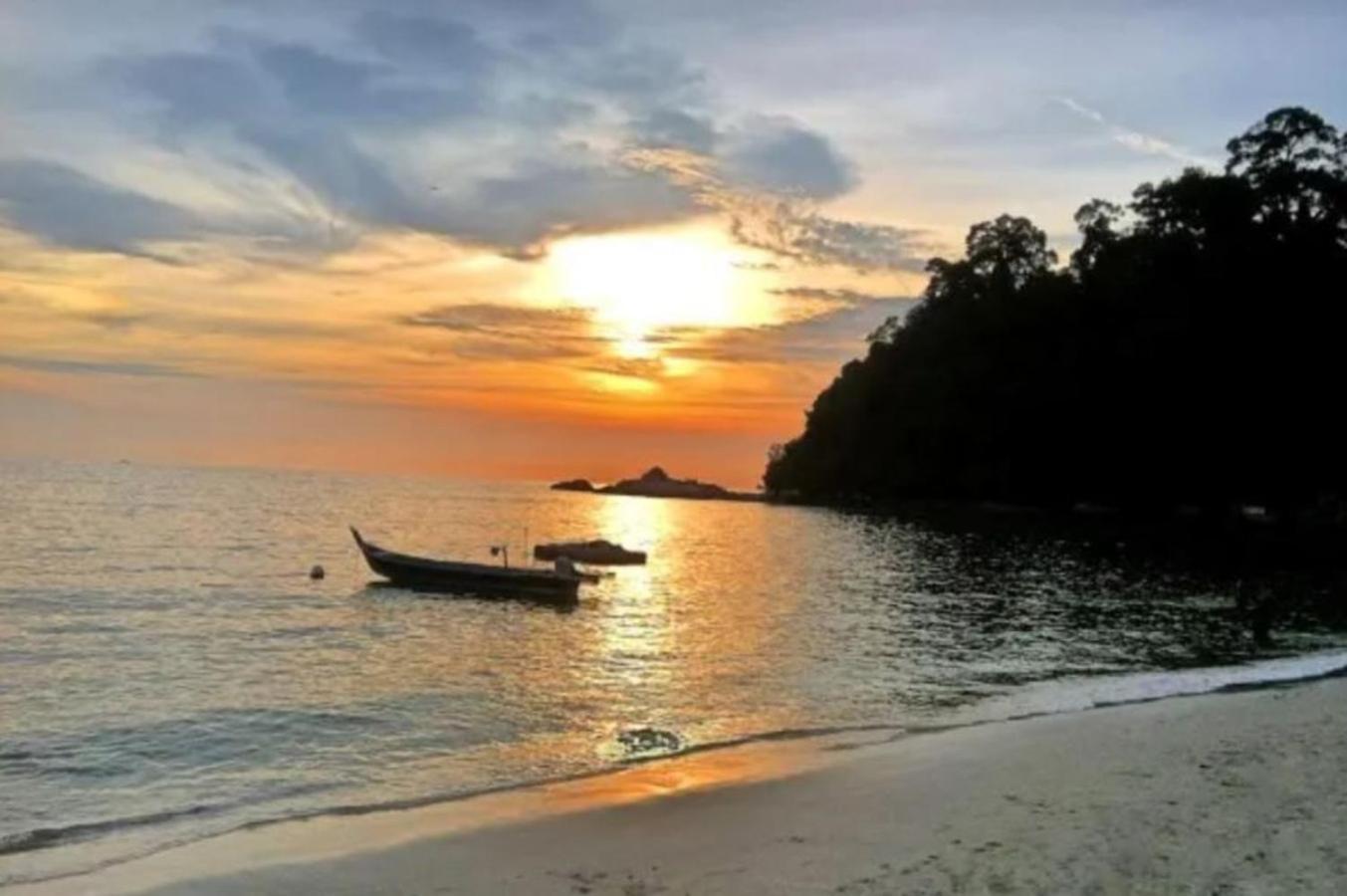 De Clinique Hotel Kampong Pasir Bogak ภายนอก รูปภาพ